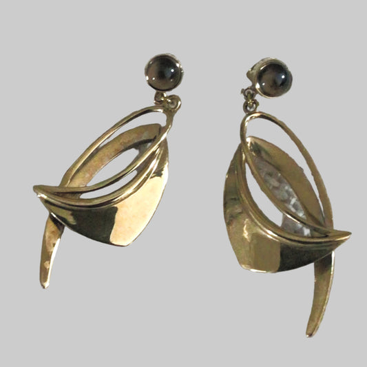 Retro Dangle Earrings image 0